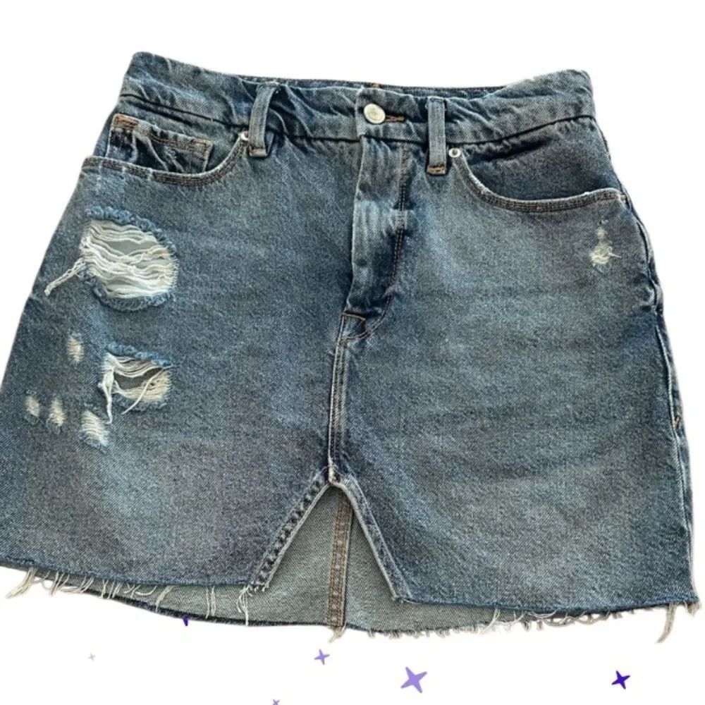 Good American Blue Distressed Mini Skirt 0